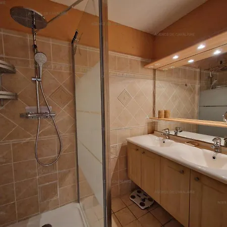 T3 Au Centre De Avec Parking, Clim, Wifi, Proche Appartement *